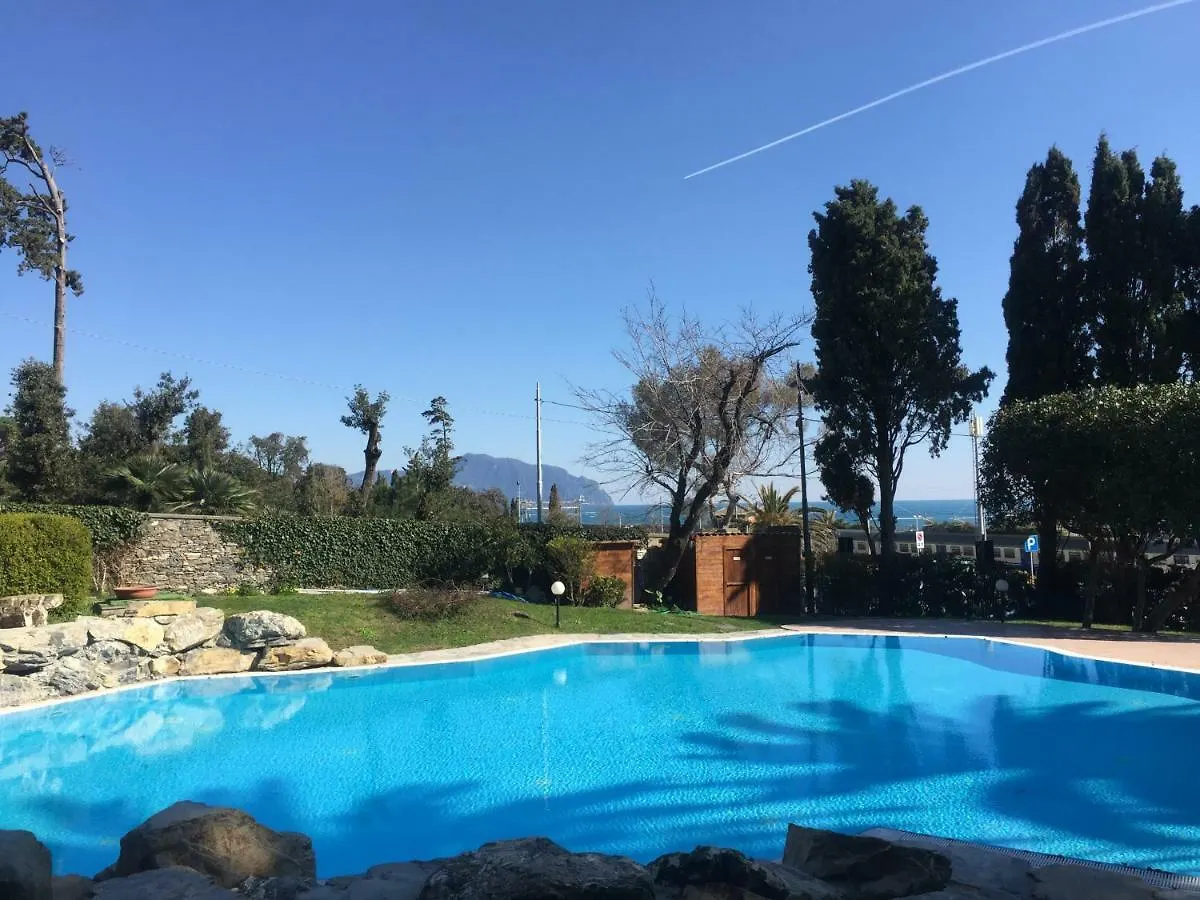Casa Chicca Free Parking Appartement Genua